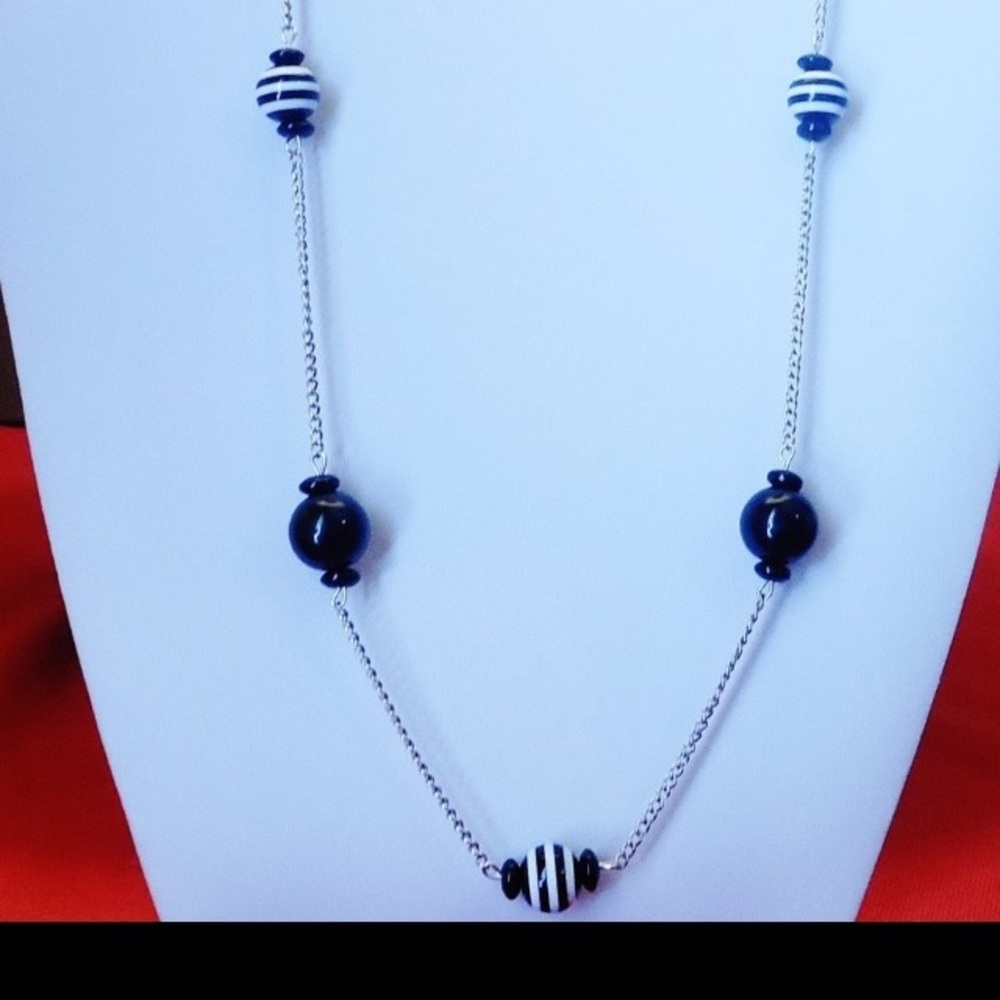 *NEW* Long Trendy Black & White Handmade Necklace